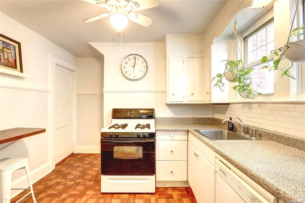 53 Jarvis Place Lynbrook NY 11563