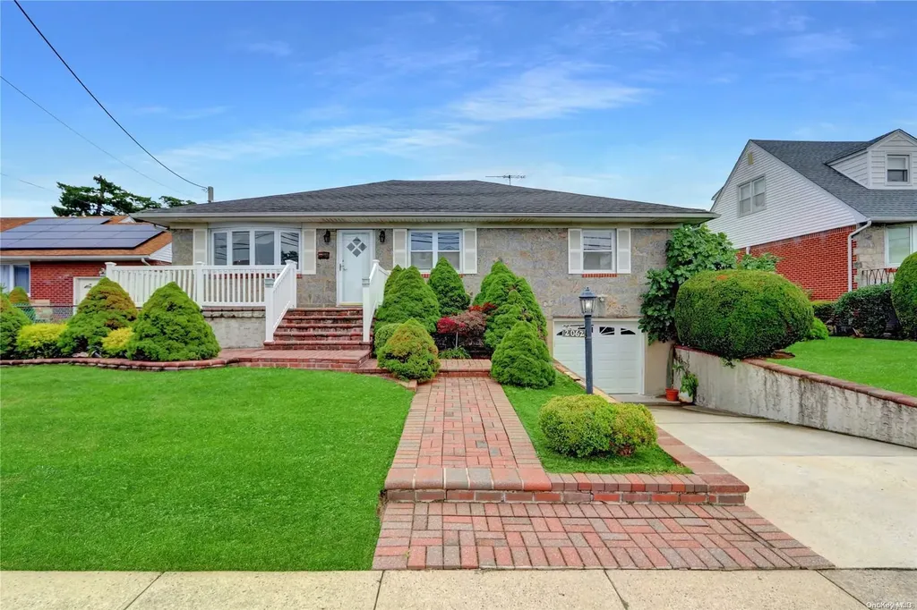 2062 Hoffman Avenue Elmont NY 11003