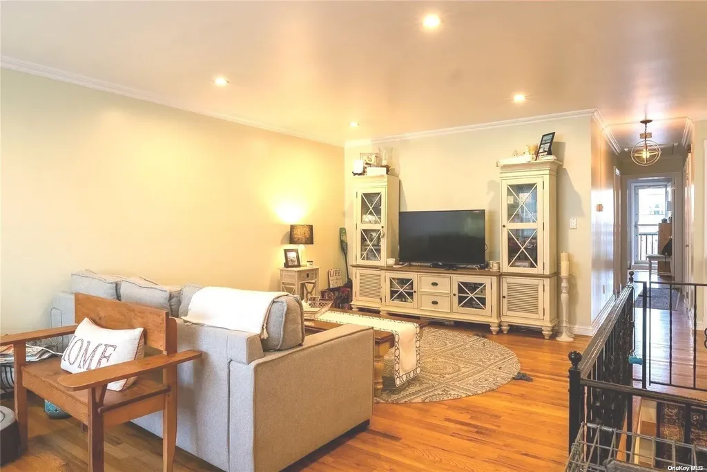 430 E Olive Street Long Beach NY 11561