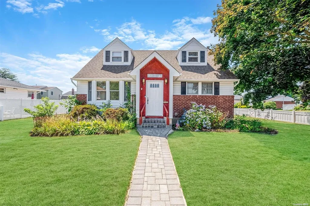 2 Saint Clair Street Deer Park NY 11729