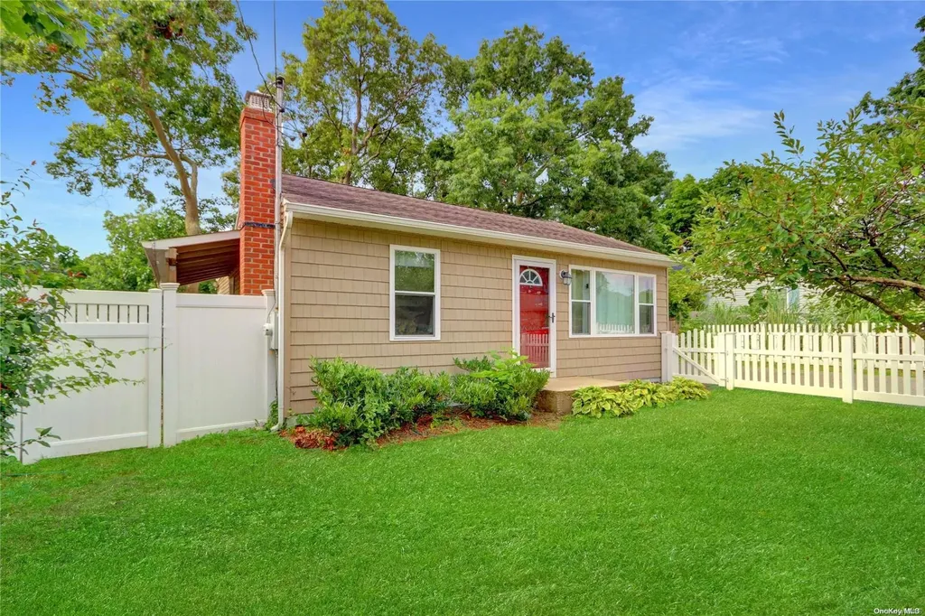 30 Prassan Street Patchogue NY 11772