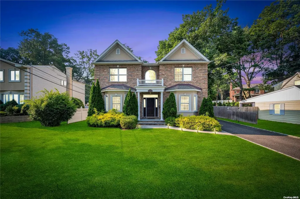 170 Nassau Drive Albertson NY 11507