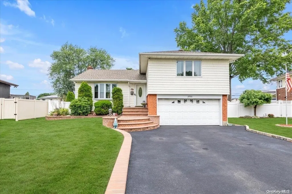 3703 Jules Lane Wantagh NY 11793