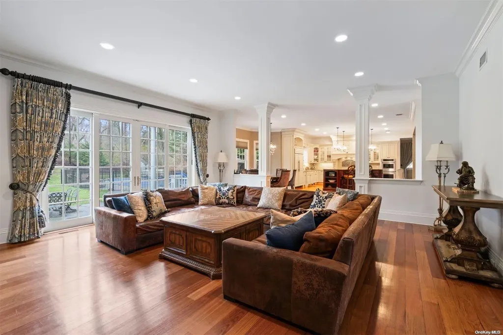 280 Southdown Road Lloyd Harbor NY 11743