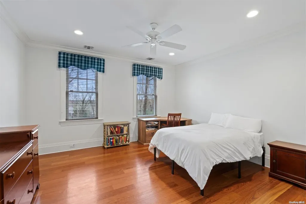 280 Southdown Road Lloyd Harbor NY 11743
