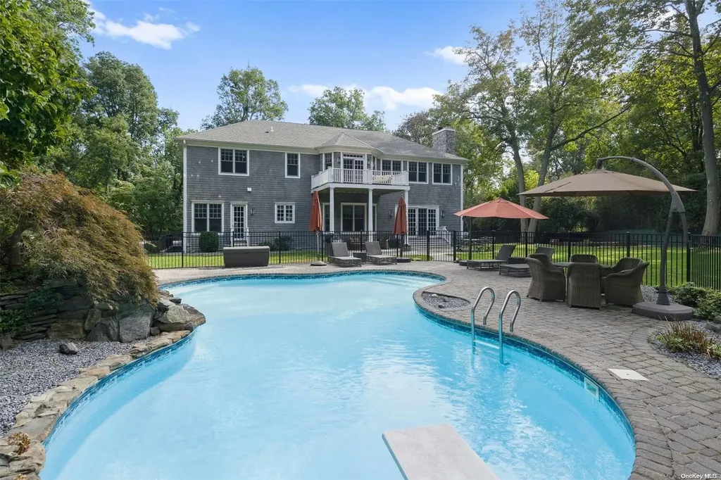 280 Southdown Road Lloyd Harbor NY 11743
