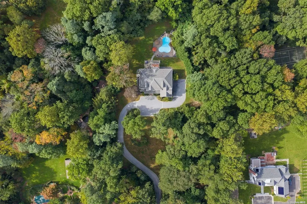 280 Southdown Road Lloyd Harbor NY 11743