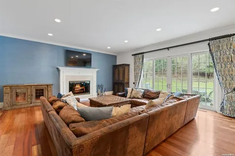 280 Southdown Road Lloyd Harbor NY 11743