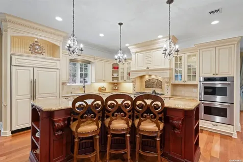 280 Southdown Road Lloyd Harbor NY 11743