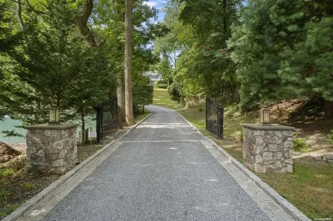 280 Southdown Road Lloyd Harbor NY 11743