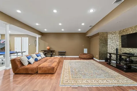 280 Southdown Road Lloyd Harbor NY 11743