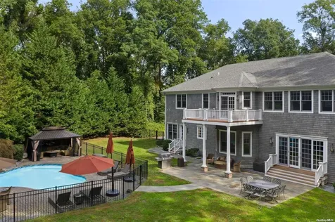 280 Southdown Road Lloyd Harbor NY 11743