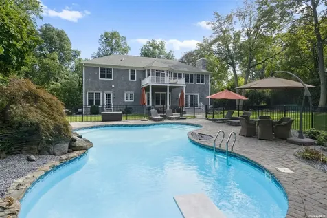 280 Southdown Road Lloyd Harbor NY 11743