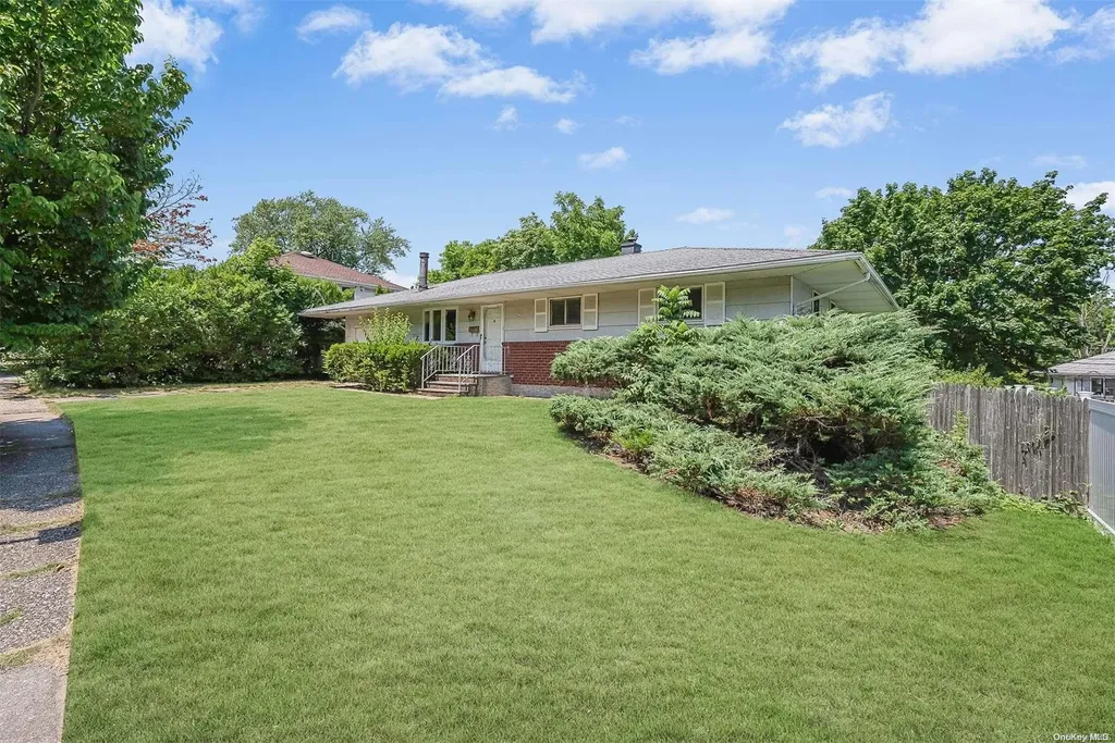 6 Raybor Road Commack NY 11725