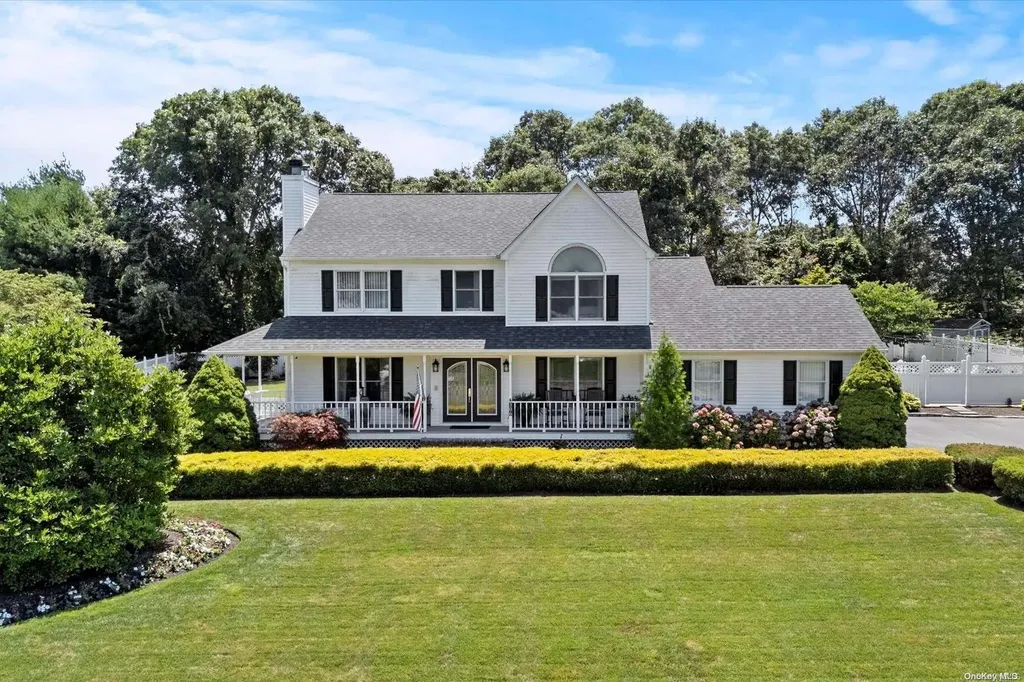 306 Fairway Drive Wading River NY 11792