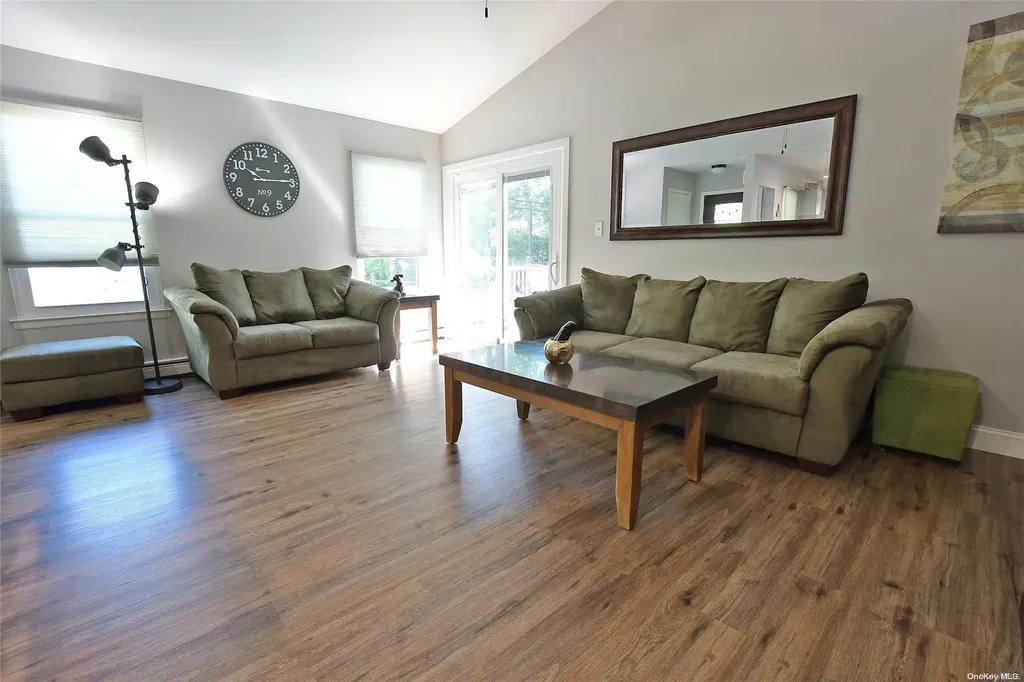 17 Kathleen Crescent Coram NY 11727