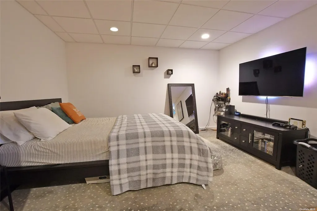17 Kathleen Crescent Coram NY 11727