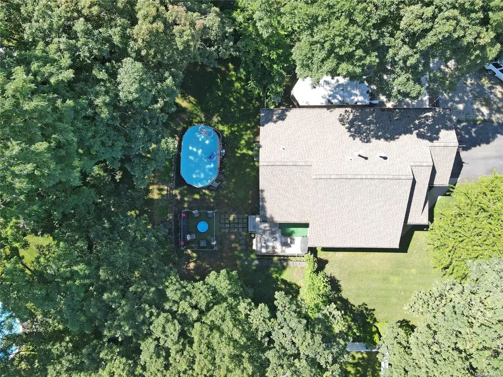 17 Kathleen Crescent Coram NY 11727