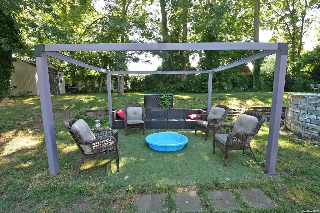 17 Kathleen Crescent Coram NY 11727