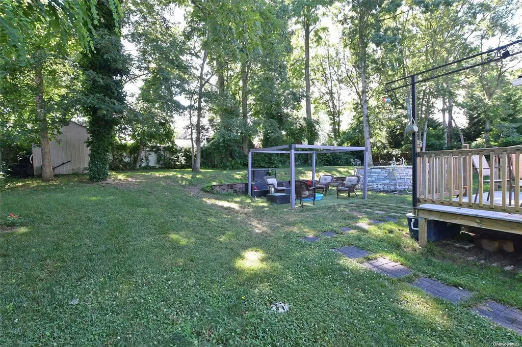 17 Kathleen Crescent Coram NY 11727