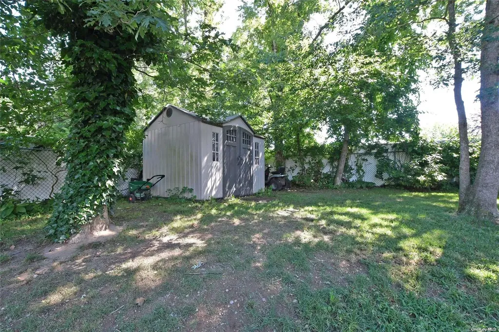 17 Kathleen Crescent Coram NY 11727