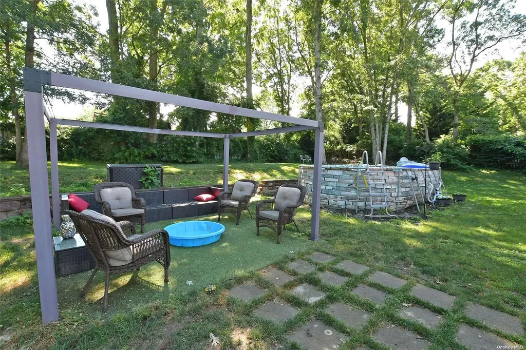 17 Kathleen Crescent Coram NY 11727