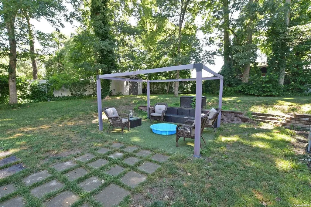 17 Kathleen Crescent Coram NY 11727