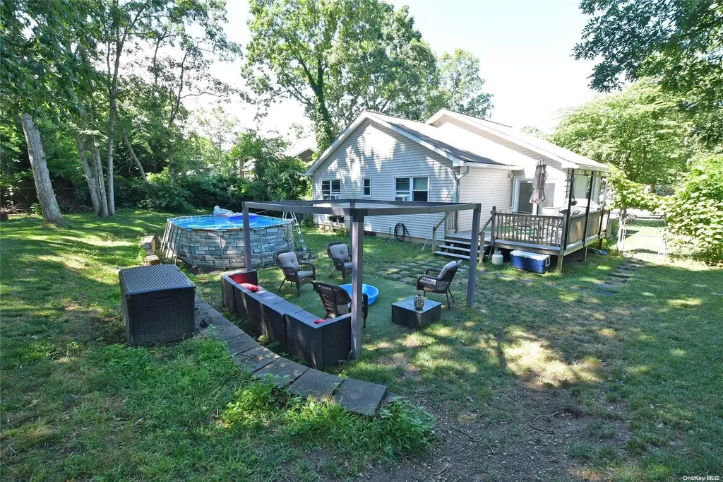 17 Kathleen Crescent Coram NY 11727