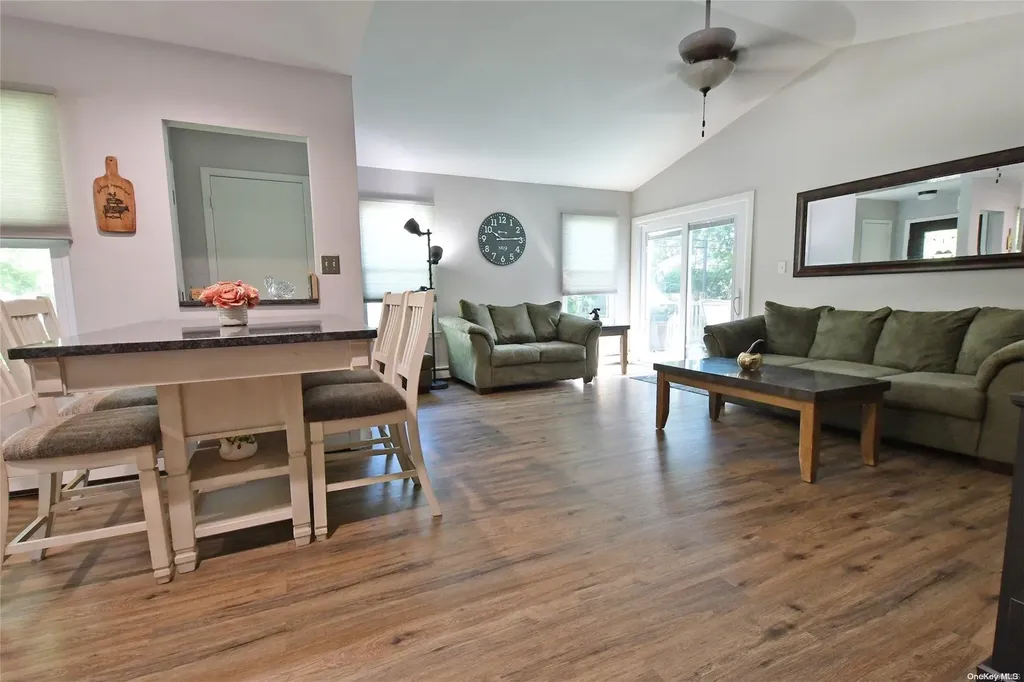 17 Kathleen Crescent Coram NY 11727