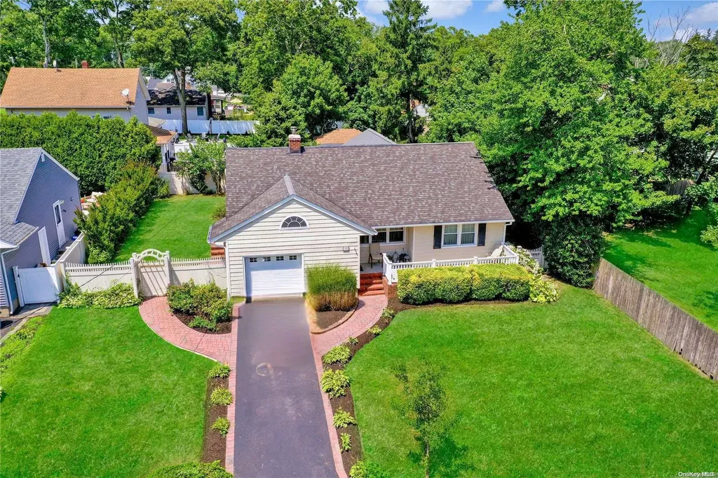15 Marlborough Road Babylon NY 11702