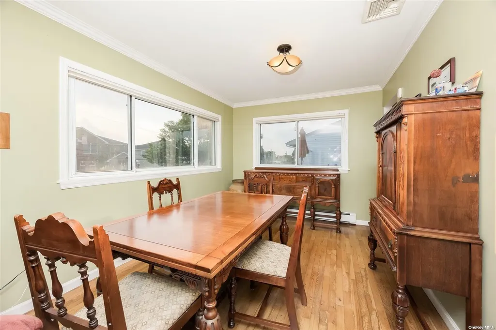 2923 Hampton Court Wantagh NY 11793