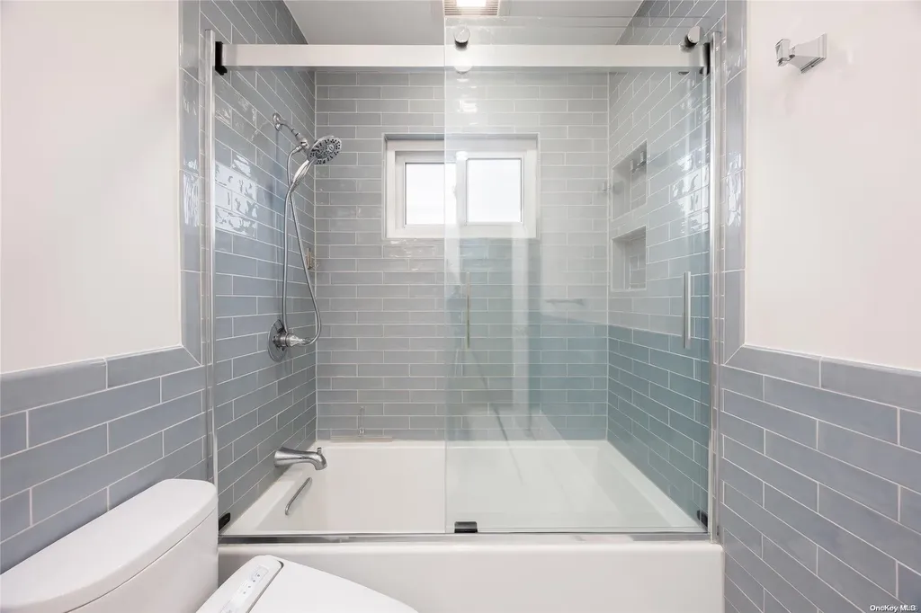 2923 Hampton Court Wantagh NY 11793