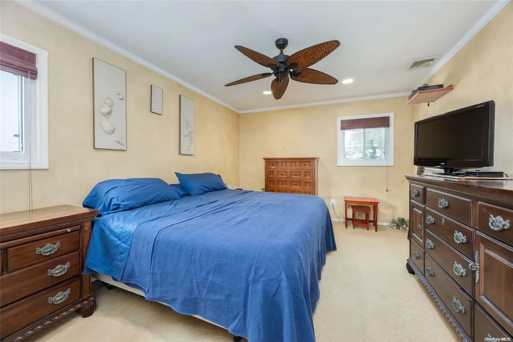 2923 Hampton Court Wantagh NY 11793
