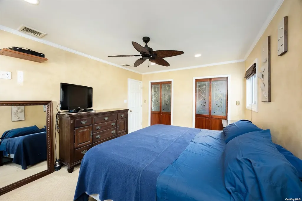 2923 Hampton Court Wantagh NY 11793
