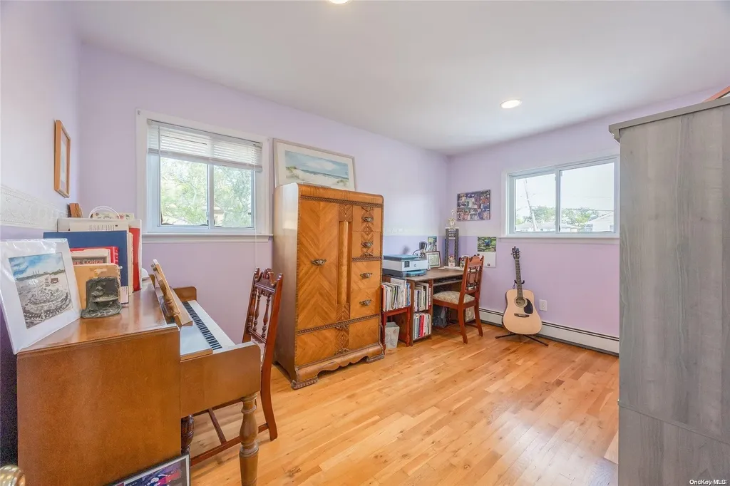 2923 Hampton Court Wantagh NY 11793