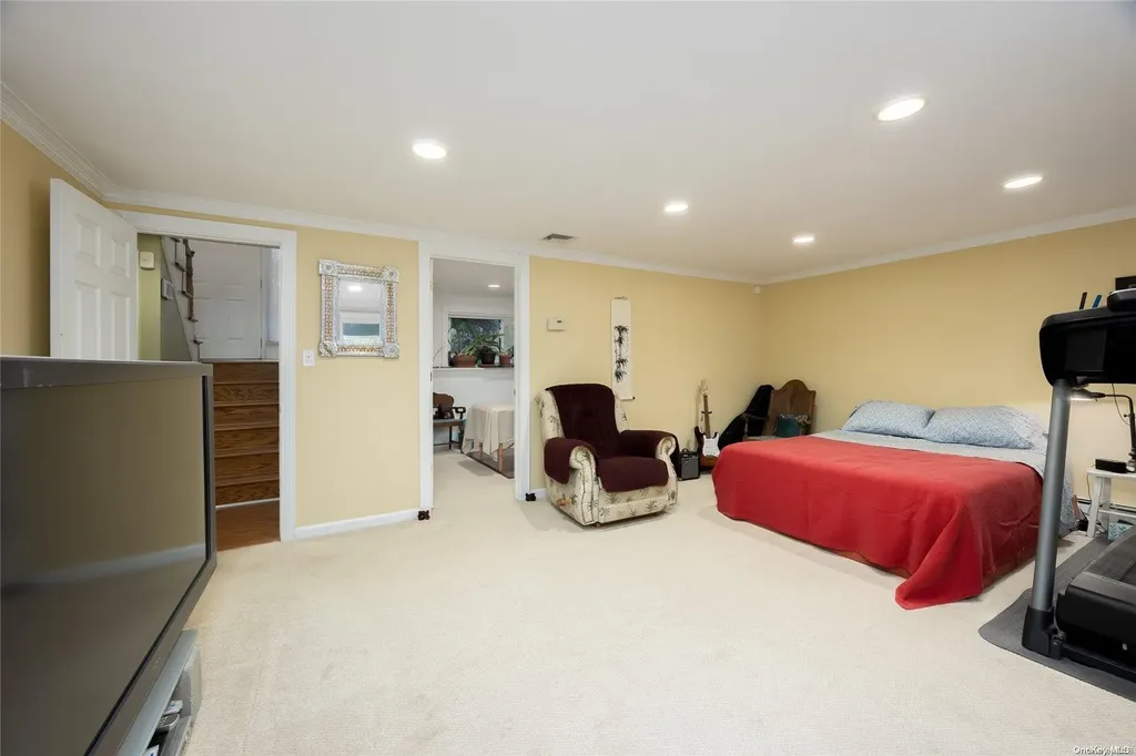 2923 Hampton Court Wantagh NY 11793