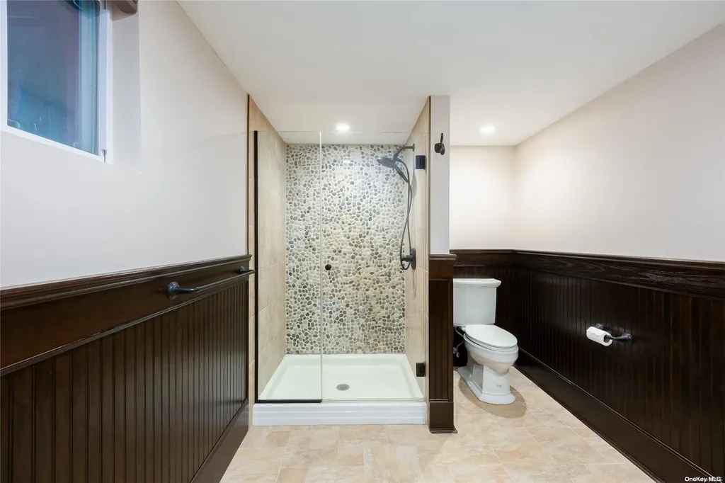 2923 Hampton Court Wantagh NY 11793