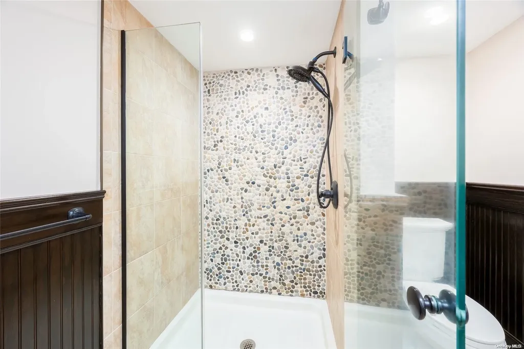 2923 Hampton Court Wantagh NY 11793