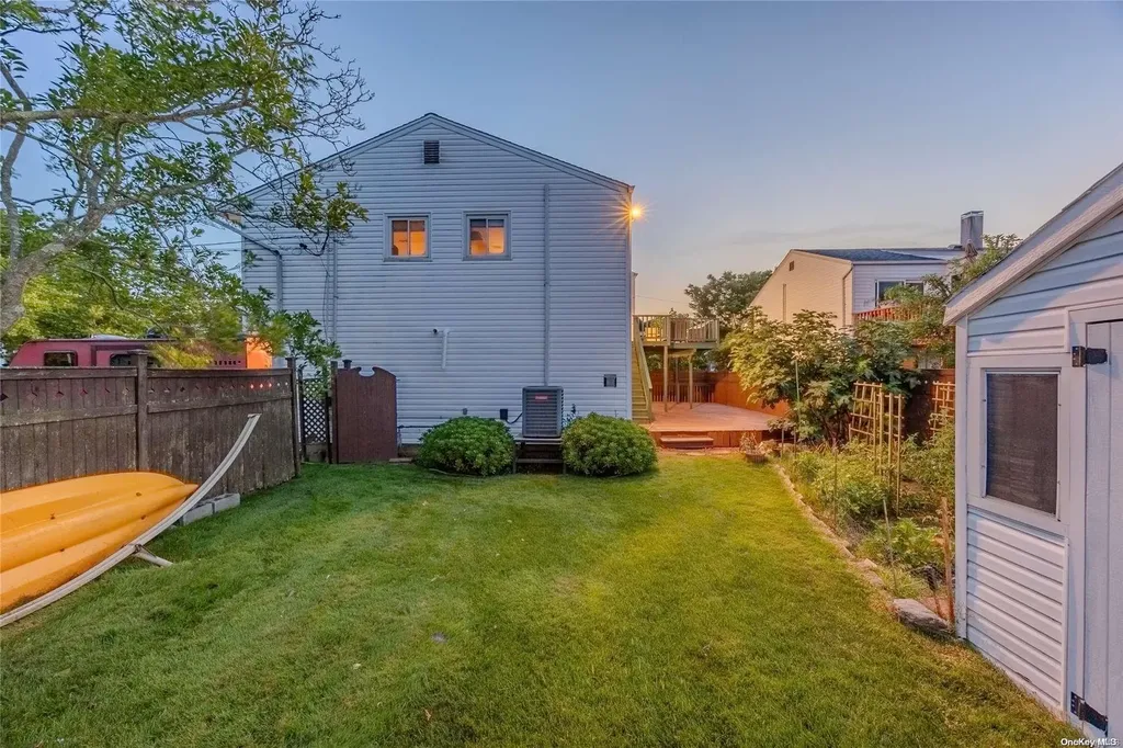 2923 Hampton Court Wantagh NY 11793