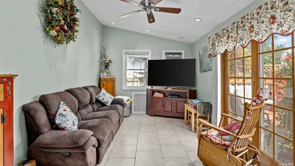 532 Cedarhurst Avenue Cedarhurst NY 11516