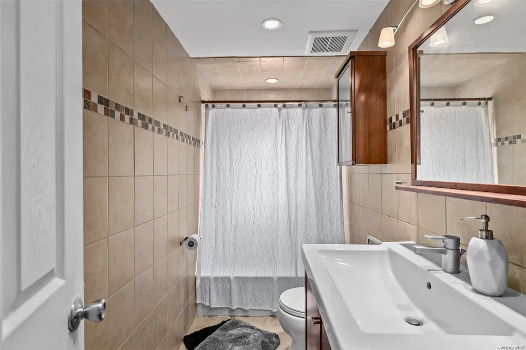 532 Cedarhurst Avenue Cedarhurst NY 11516