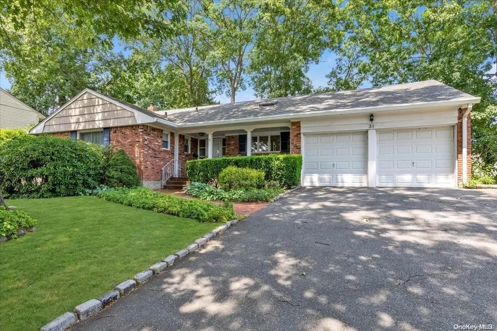 31 Cedar Street Syosset NY 11791