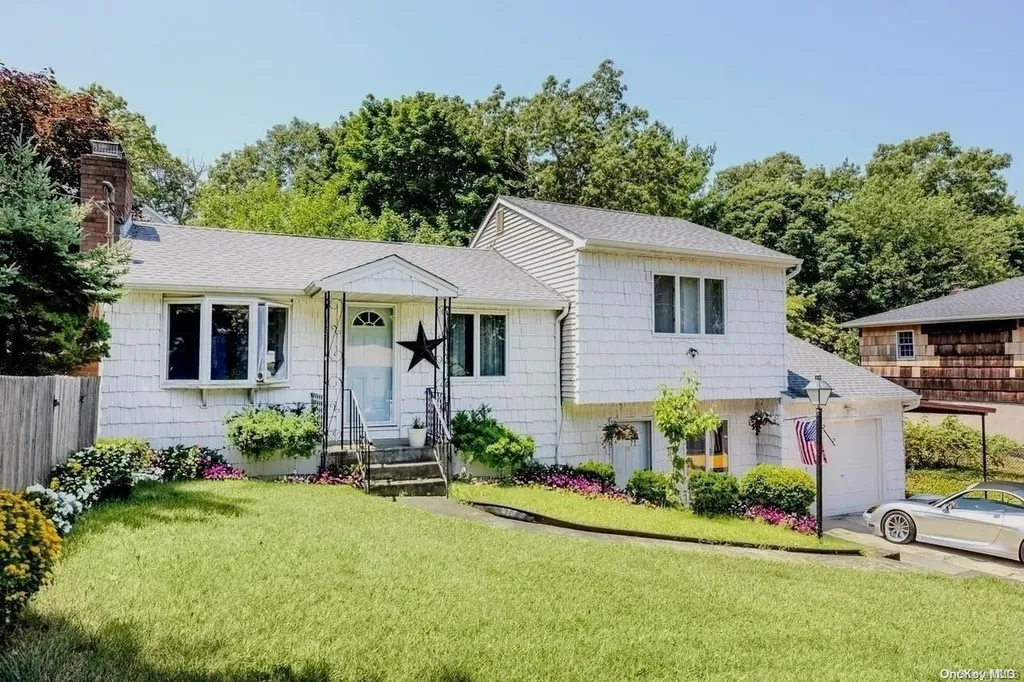 28 Hillcrest Road Rocky Point NY 11778