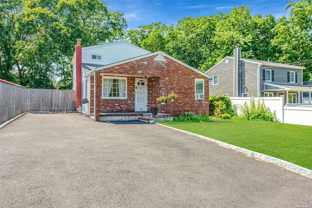 180 N Coleman Road Centereach NY 11720