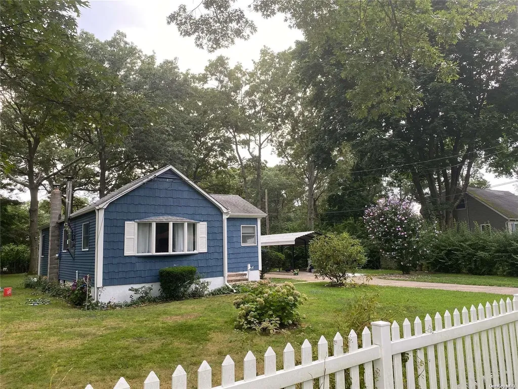 257 Forrest Avenue Shirley NY 11967