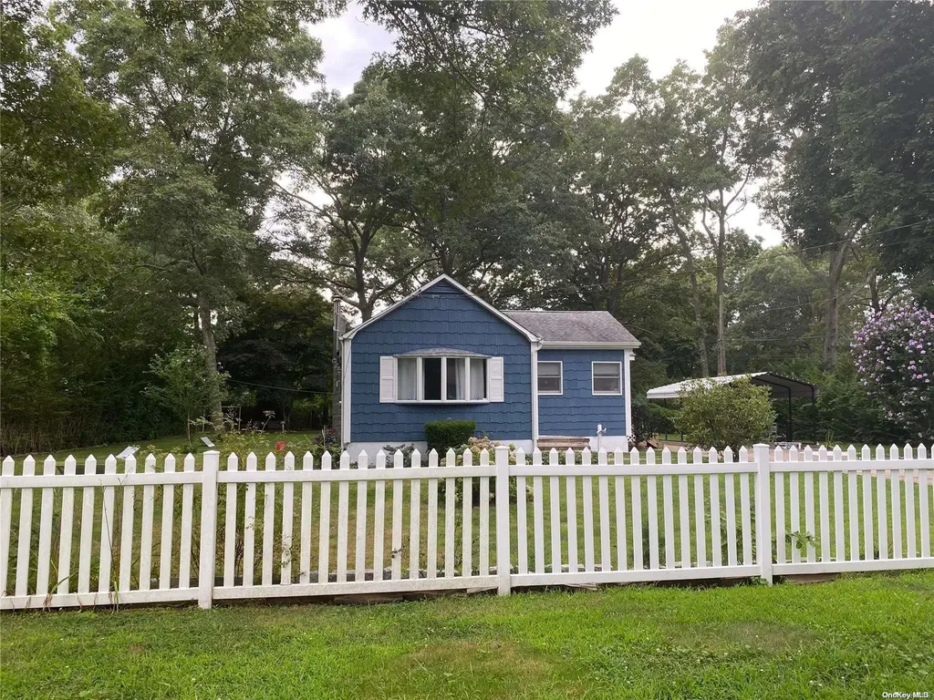 257 Forrest Avenue Shirley NY 11967
