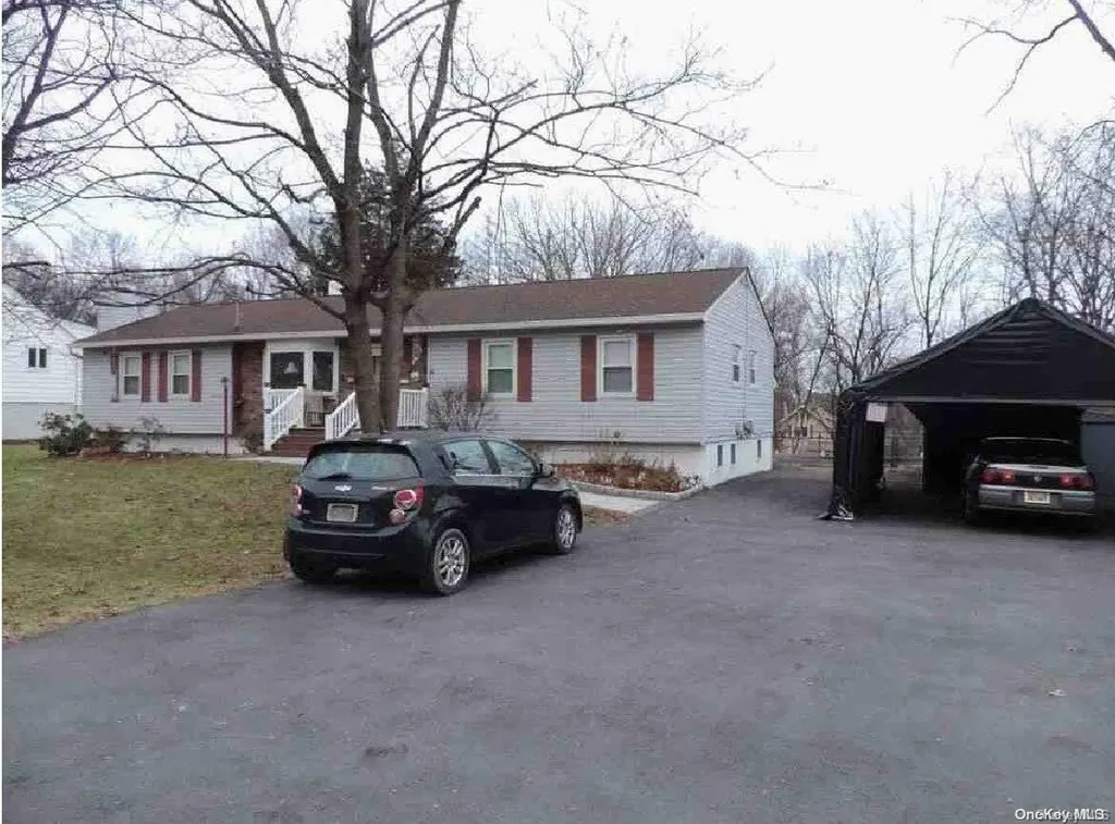 20 Seitz Terrace Poughkeepsie NY 12603