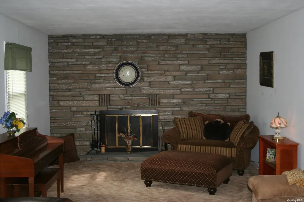 20 Seitz Terrace Poughkeepsie NY 12603