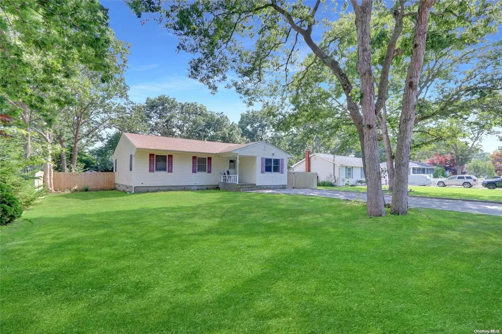 48 Floradora Drive Mastic NY 11950