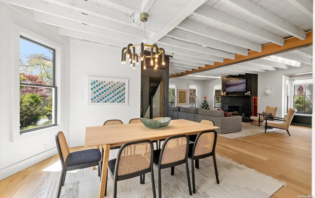 13 Hansen Place Sea Cliff NY 11579